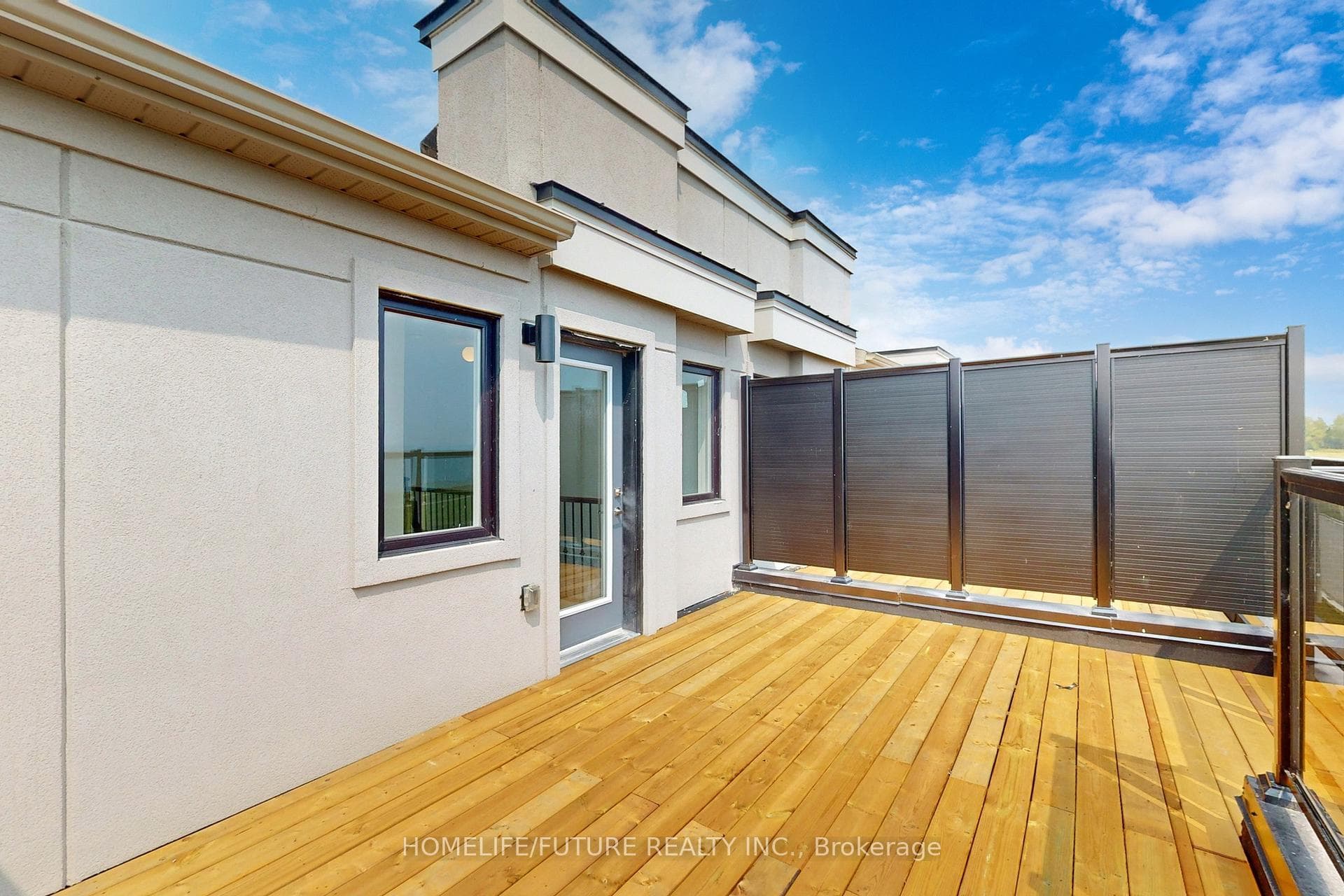 587 Port Darlington Road photo 33