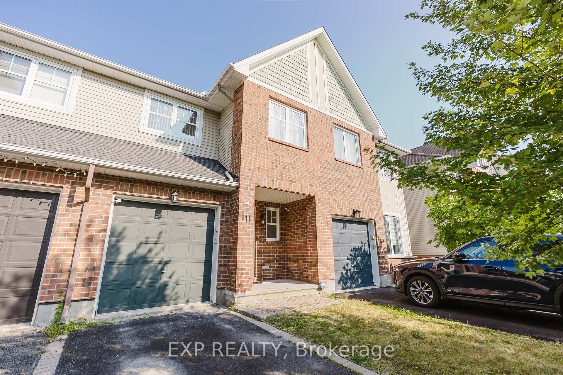 111 Whetstone Crescent photo 1