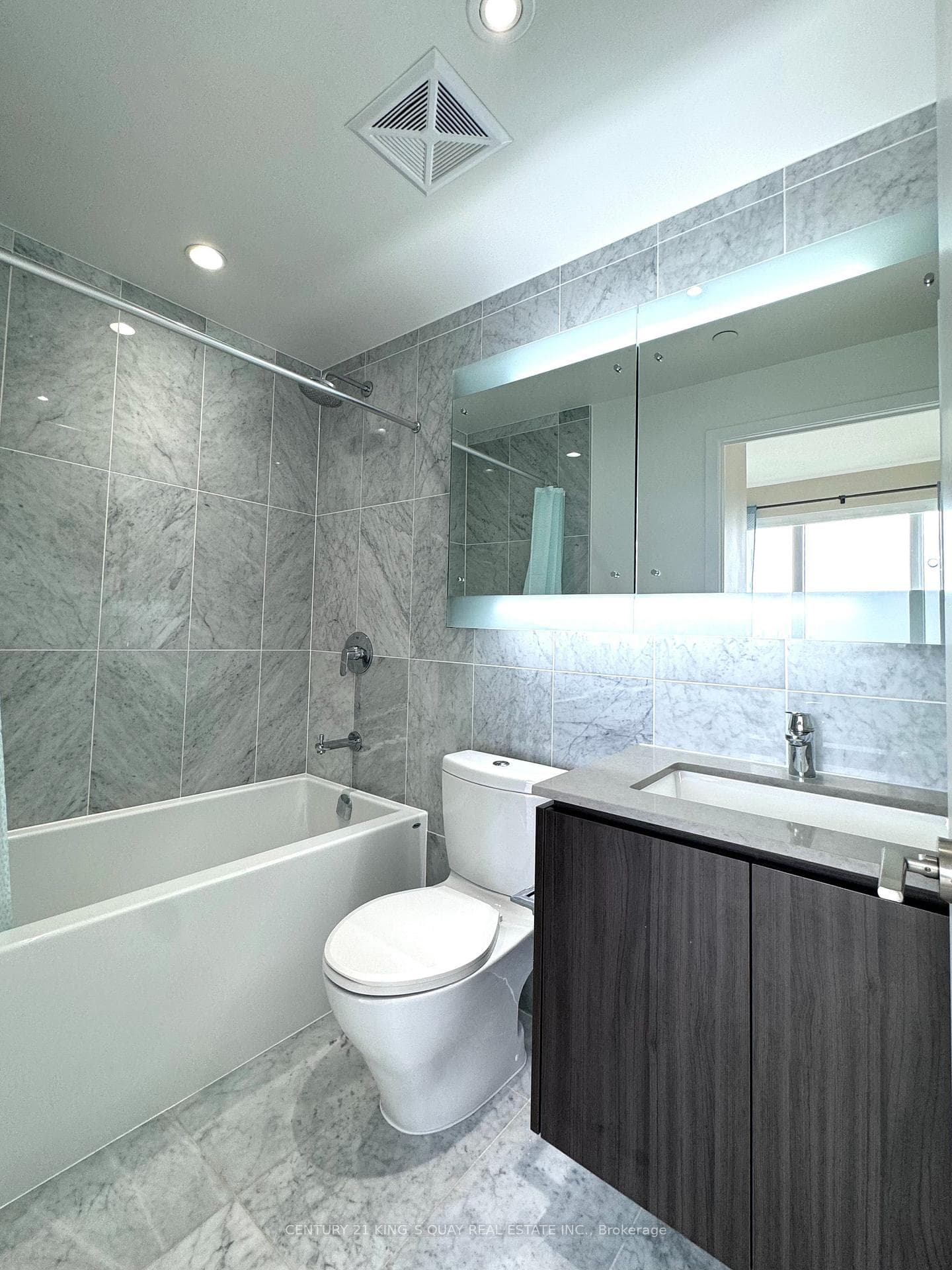 115 McMahon Drive Unit 1810 photo 16