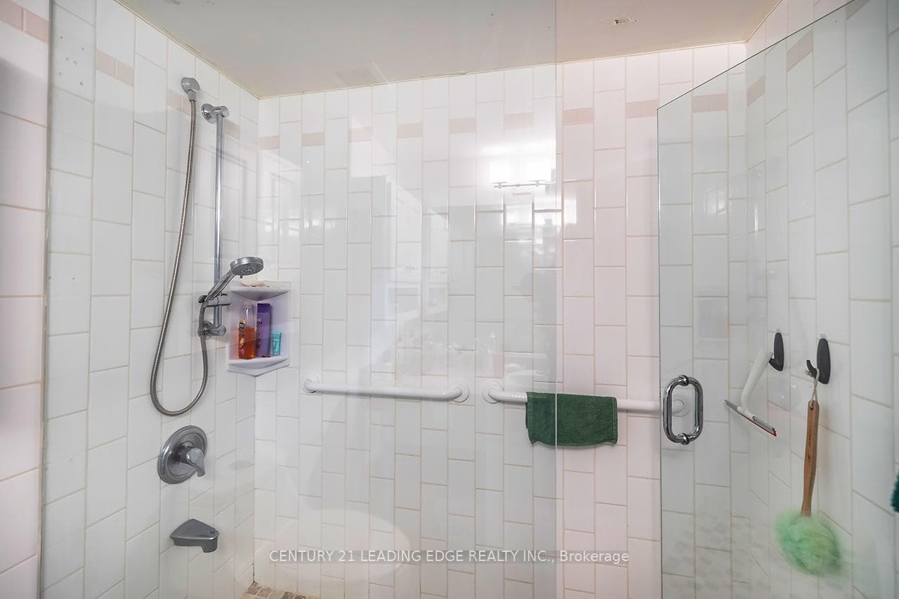 75 Wynford Heights Crescent Unit 1708 photo 18