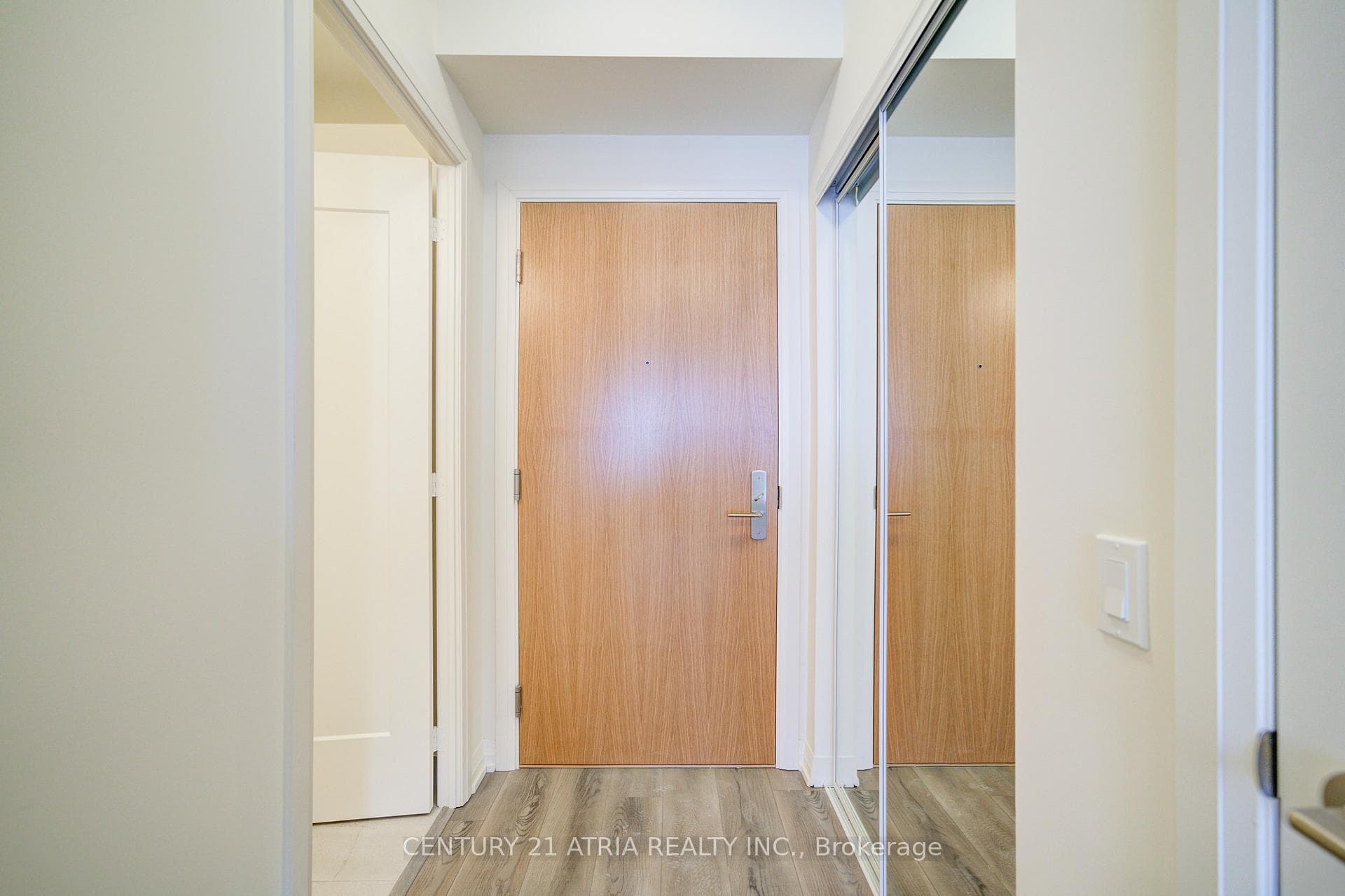 8960 Jane Street Unit 1106 photo 5