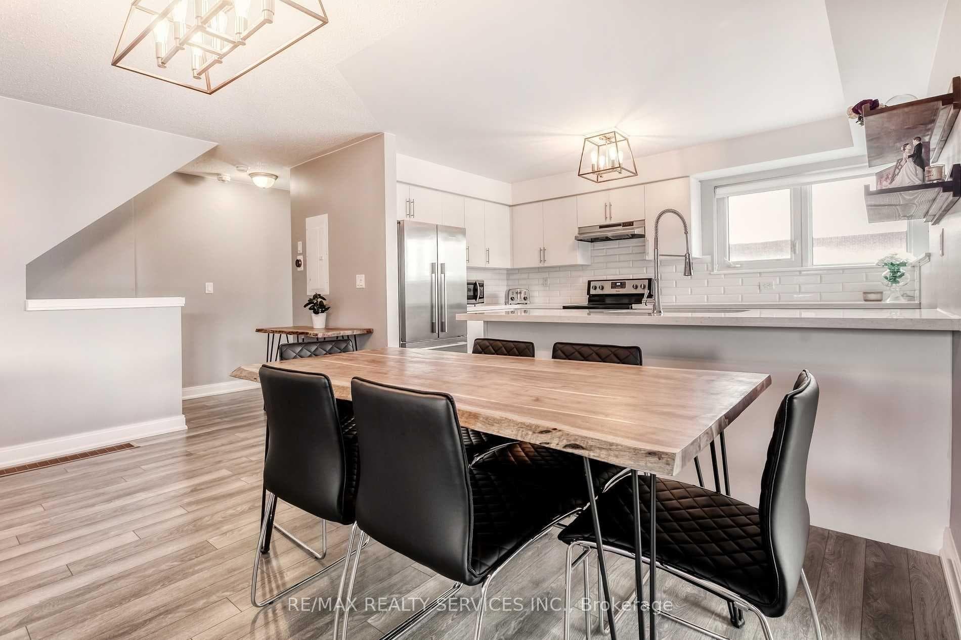 100 Dufay Road Unit 21 photo 11