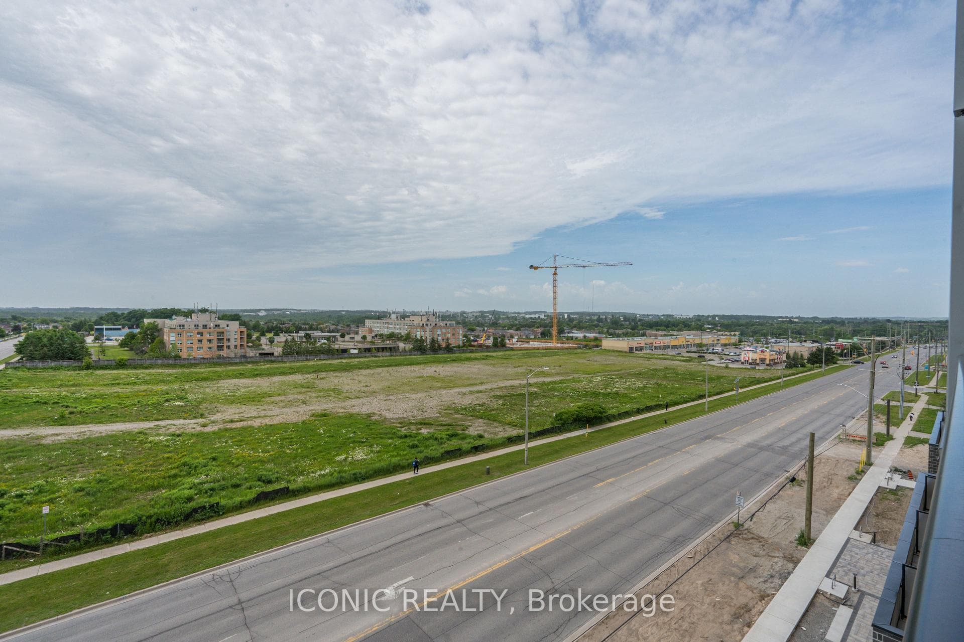 681 Yonge Street Unit 510 photo 32
