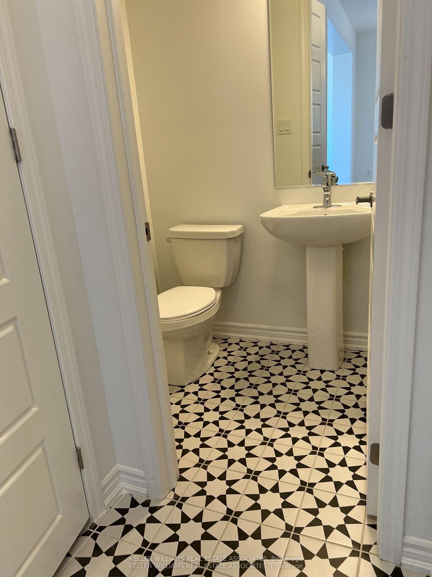 31 Routley Street photo 6