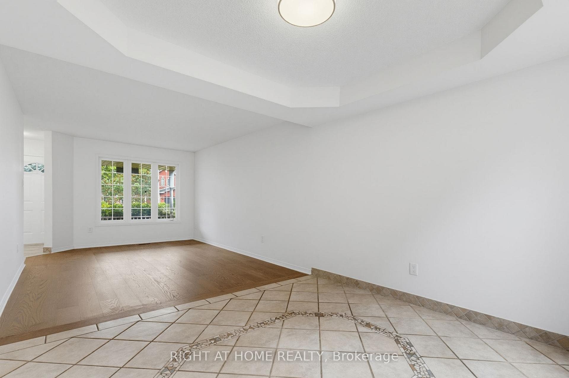 1087 Augustus Drive photo 17