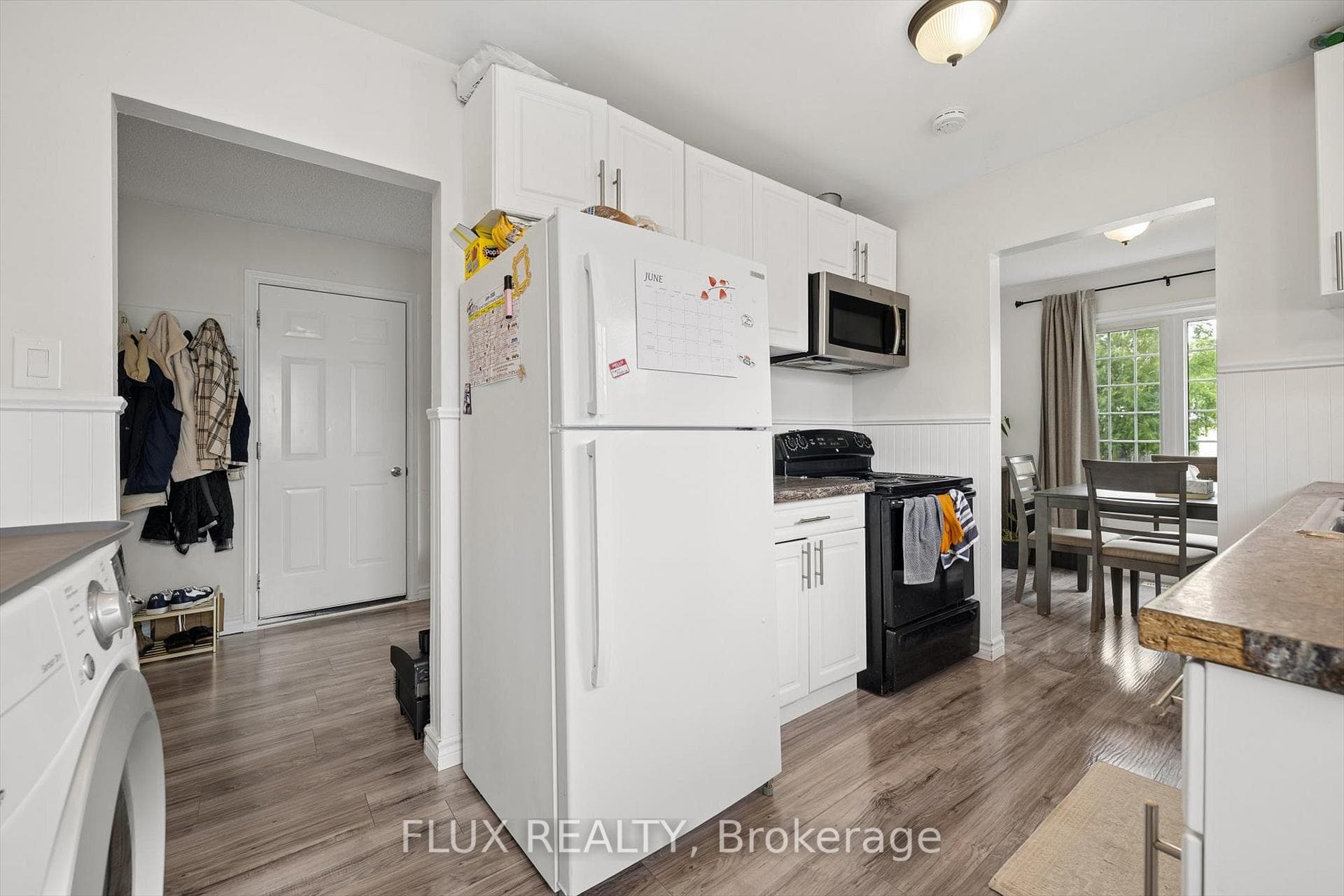 154 Graham Crescent photo 11