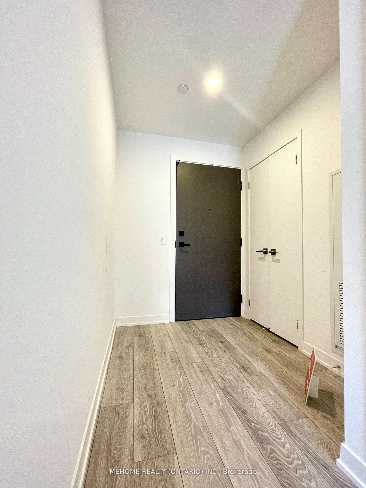 15 Holmes Avenue Unit 804 photo 2