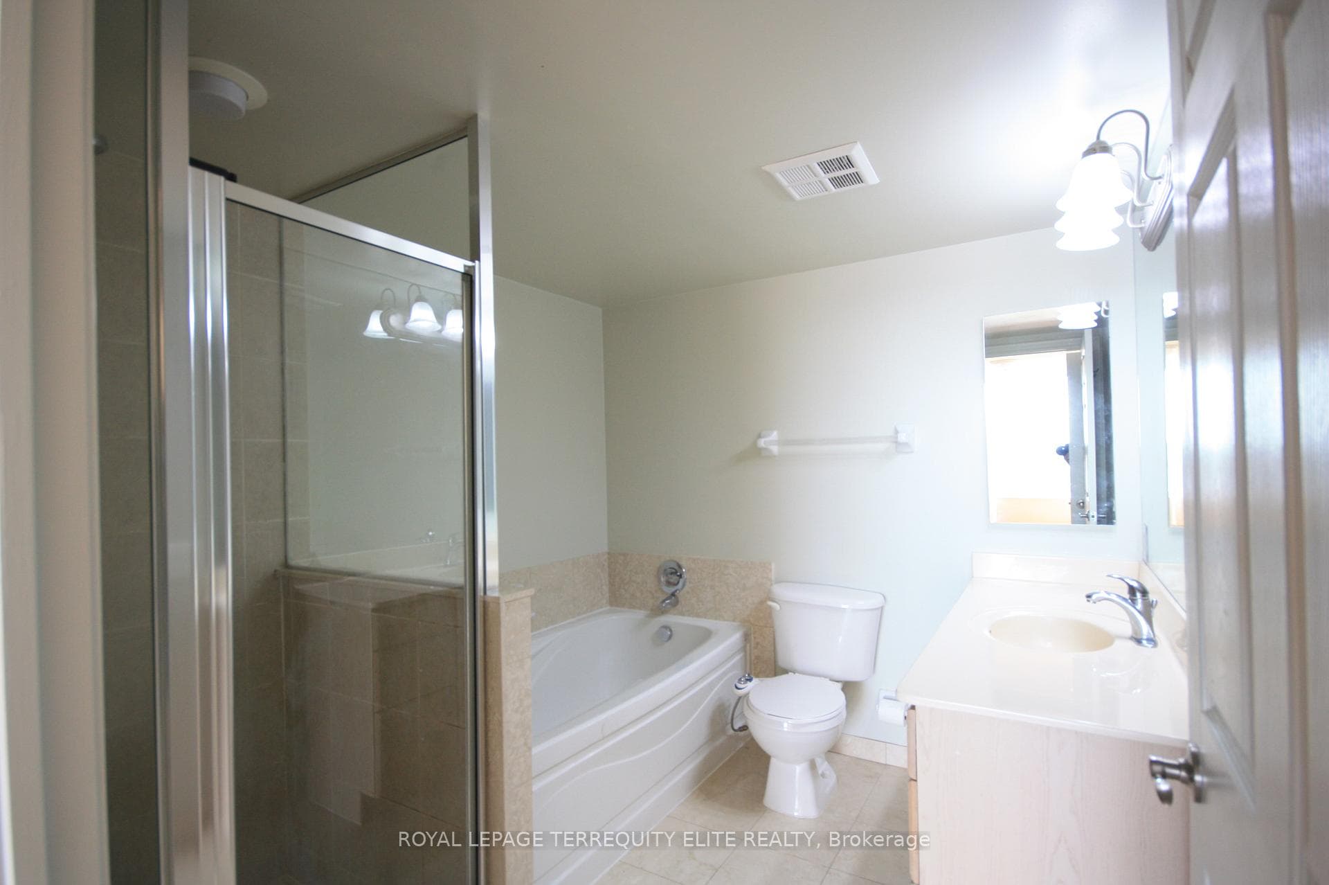 78 Harrison Garden Boulevard Unit 1611 photo 6