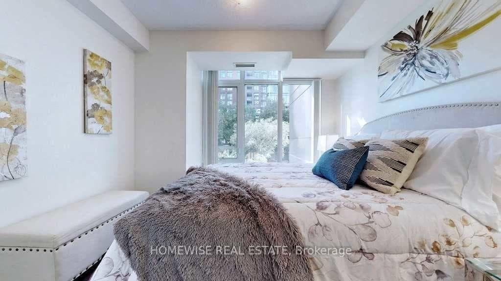 525 Adelaide Street Unit 324 photo 16