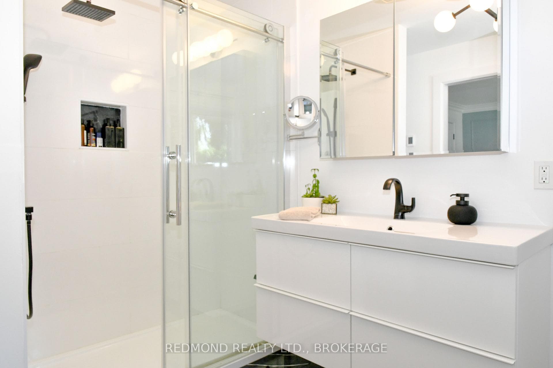 250 Wellington Street photo 18