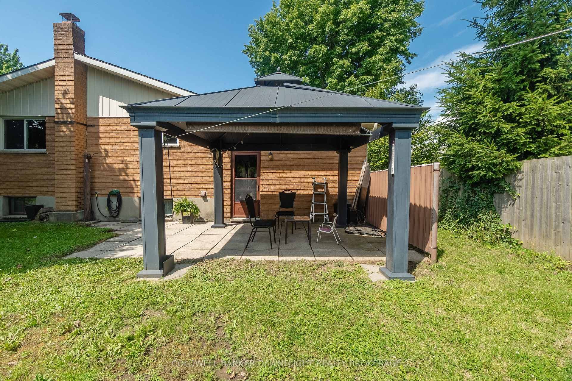 516 Andrew Street photo 33