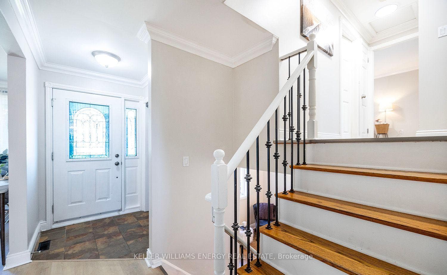 186 Athabasca Street photo 2