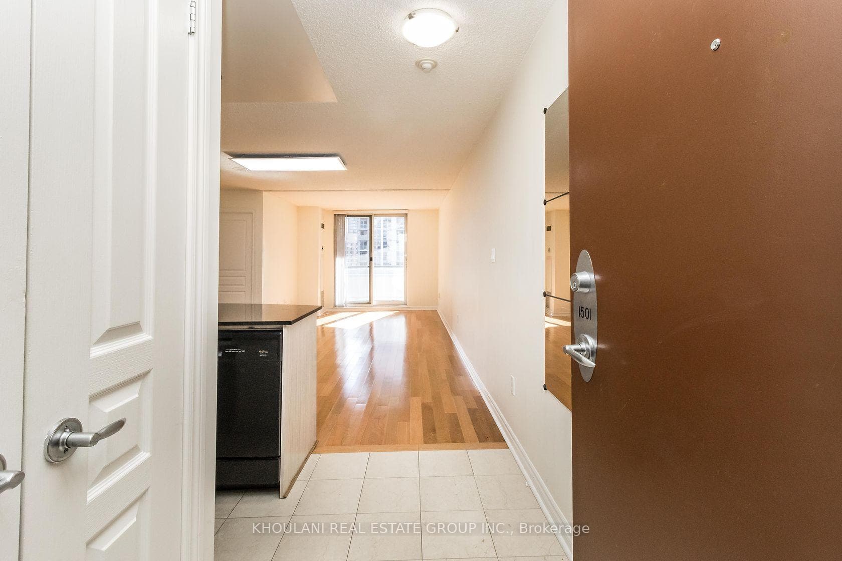 801 Bay Street Unit 1501 photo 32