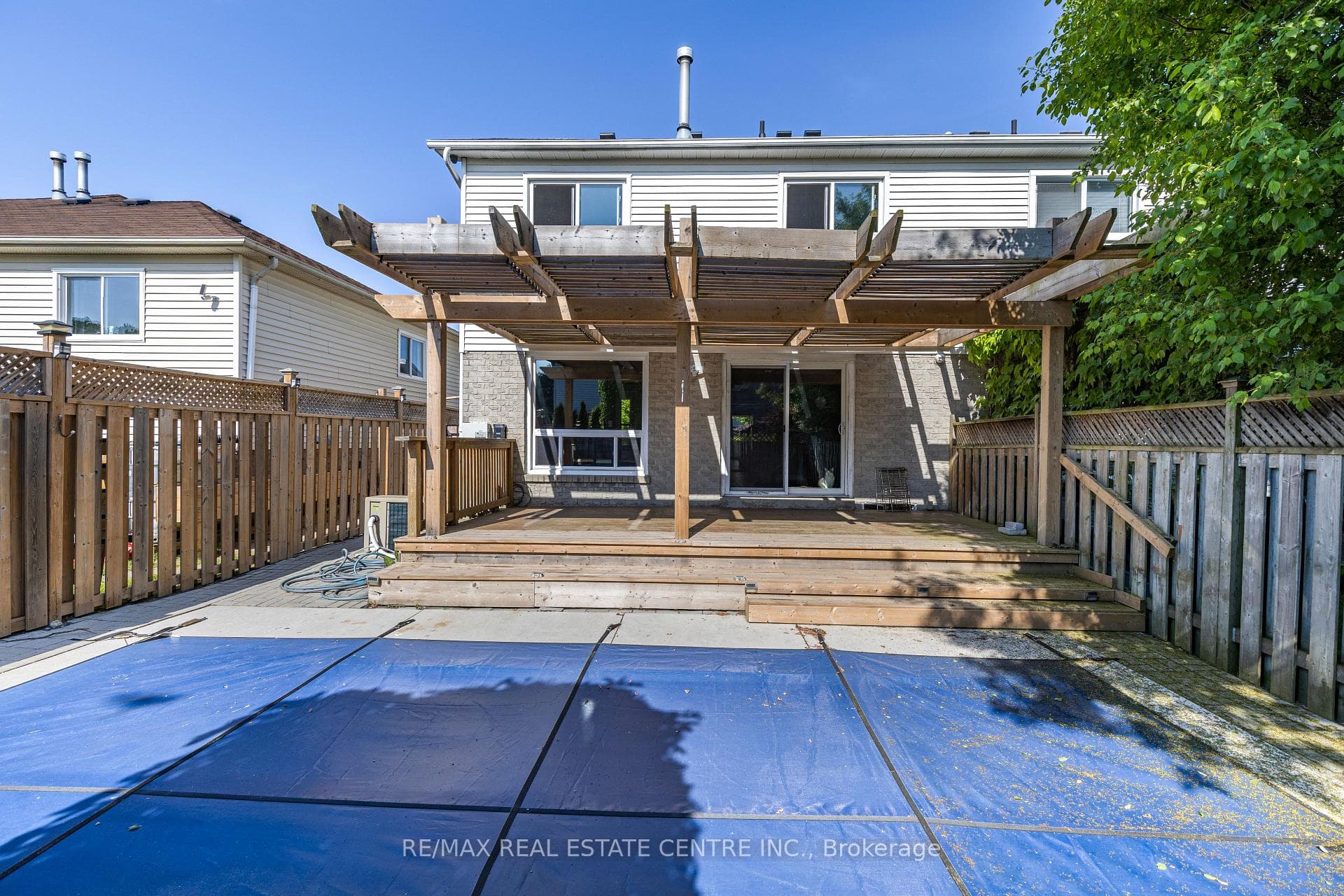 1305 Charter Crescent photo 37