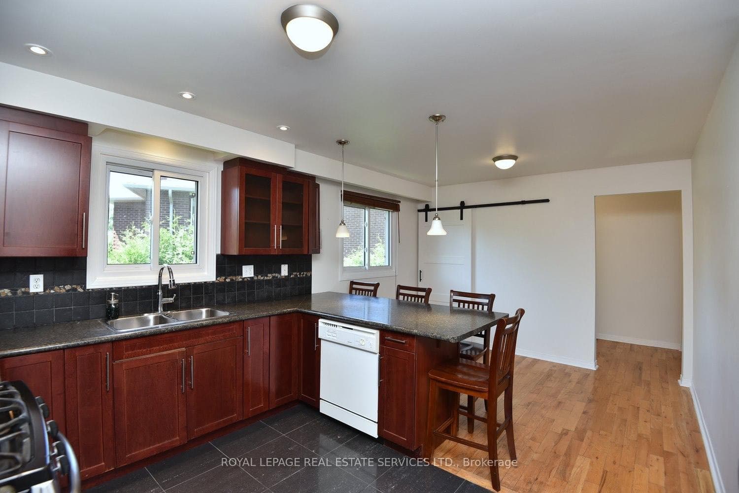 1146 Meander Court photo 5