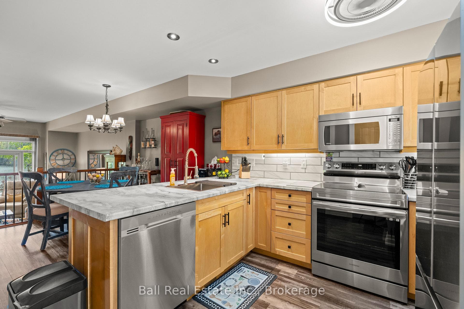 1579 Anstruther Lake Road Unit 18 photo 12