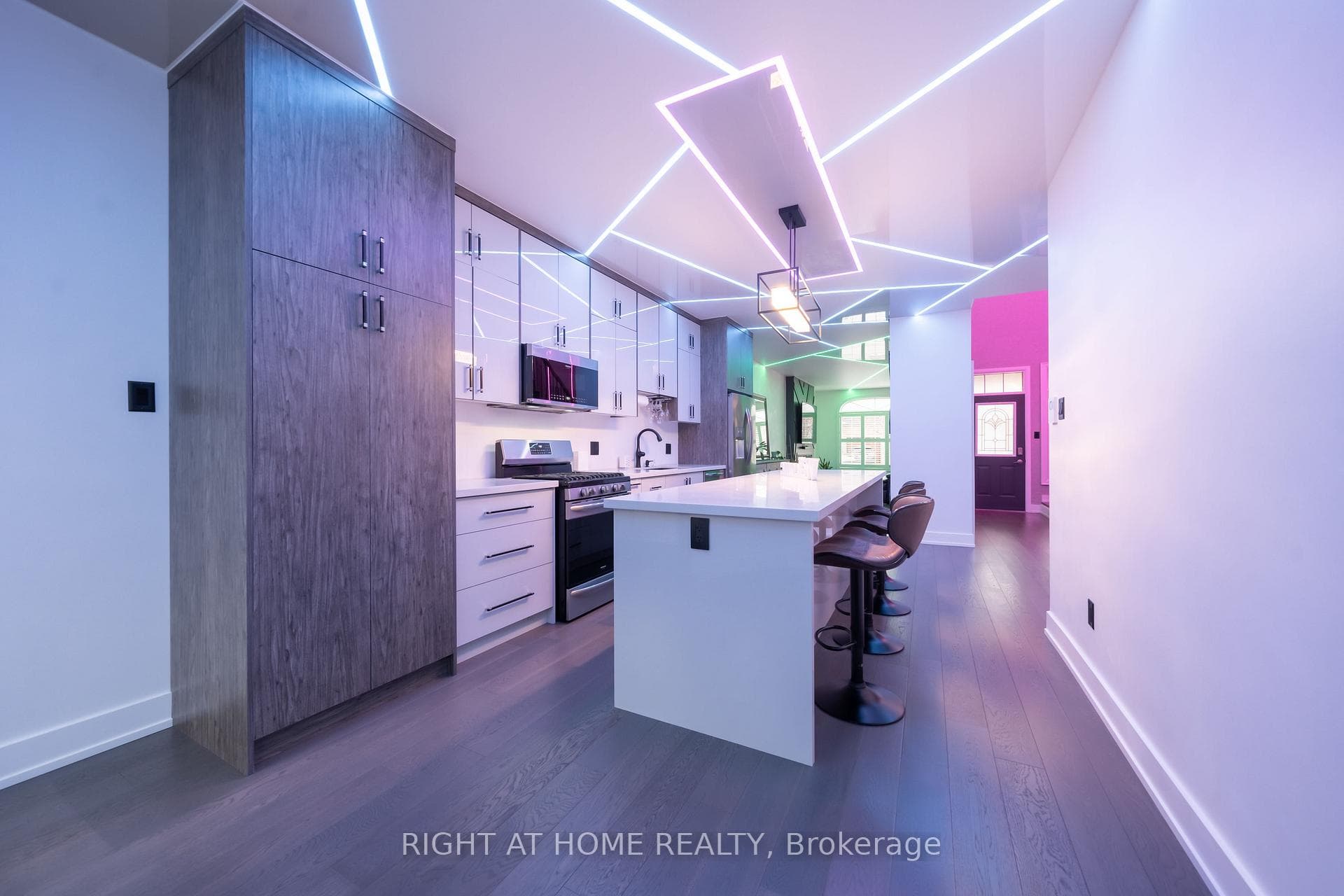 130 Sail Crescent photo 12