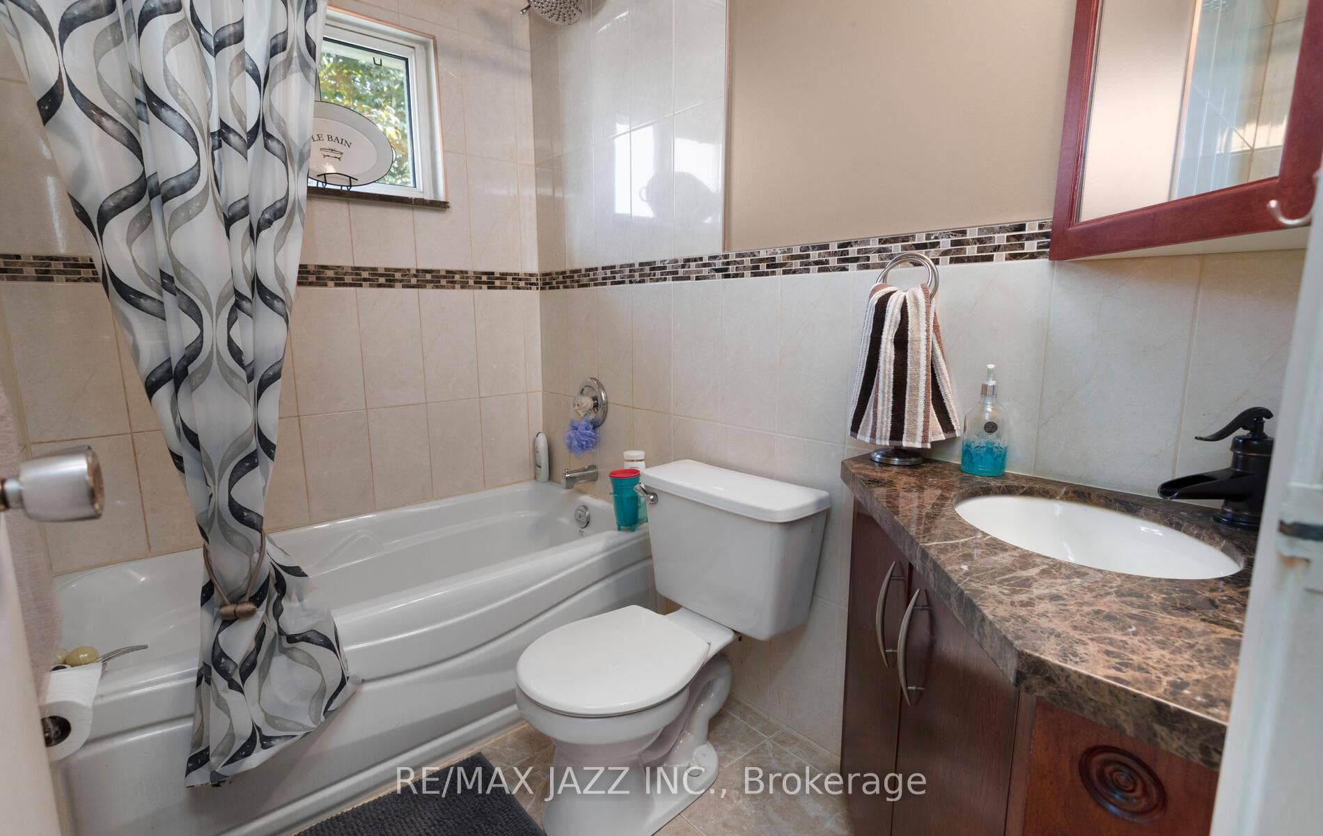 290 Chaleur Avenue photo 17