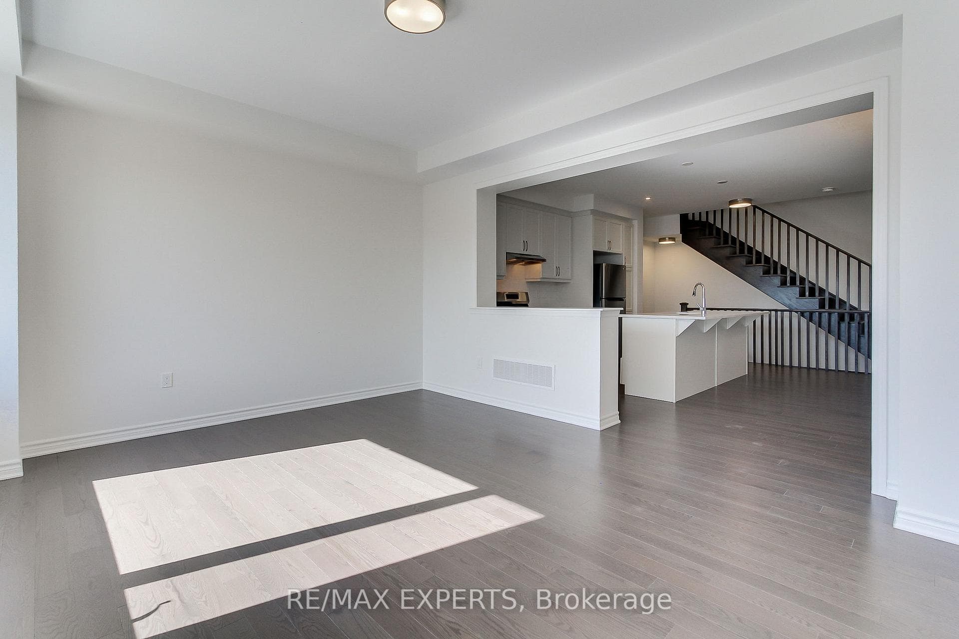 1237 Poppy Gardens photo 12