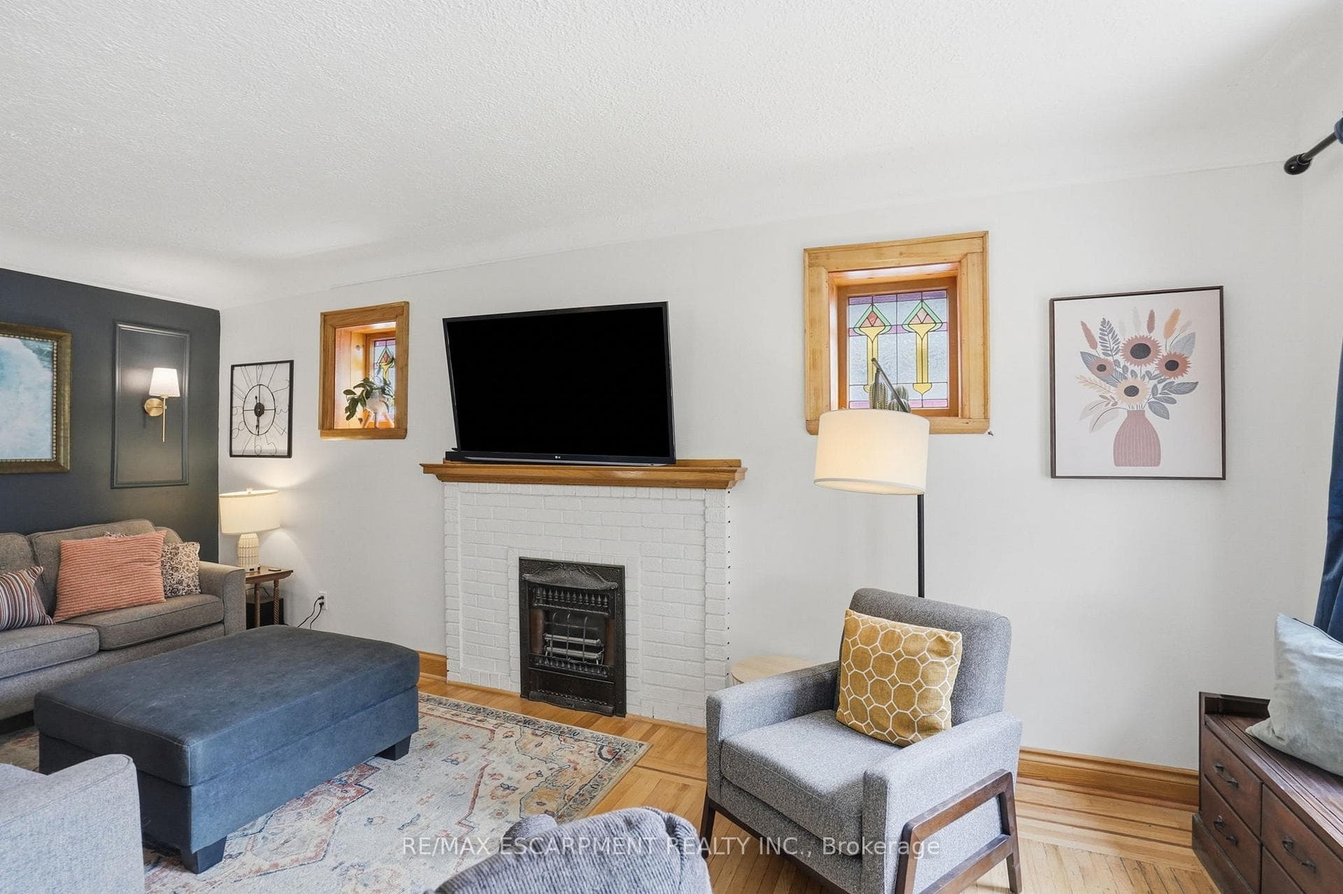 17 Tuxedo Avenue photo 8