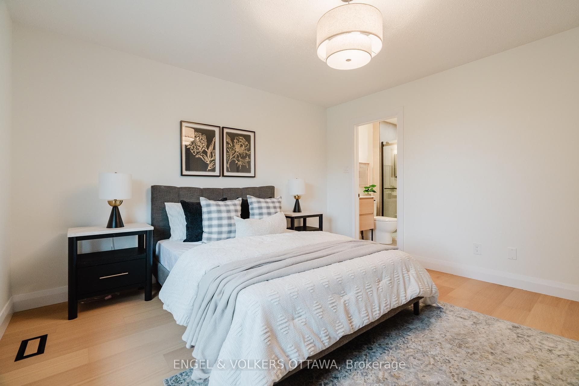 825 De Salaberry Street photo 31