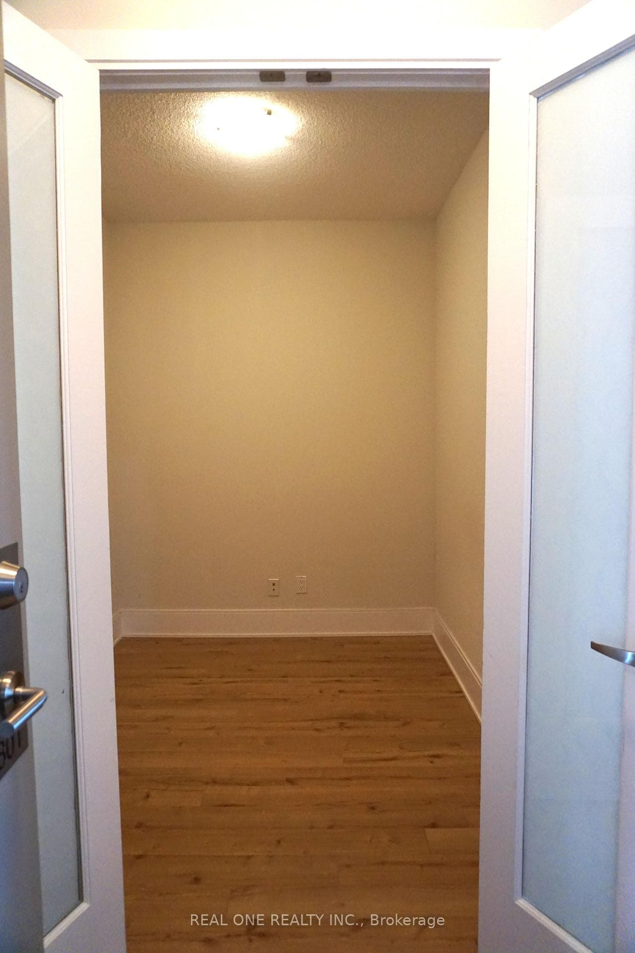 330 Burnhamthorpe Road Unit 2801 photo 13