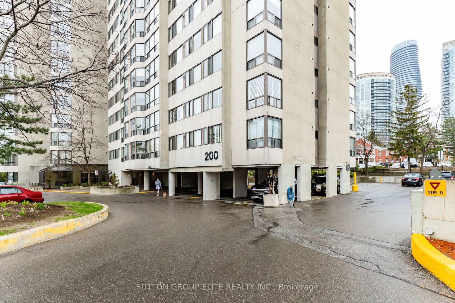200 Robert Speck Parkway Unit 5 photo 4