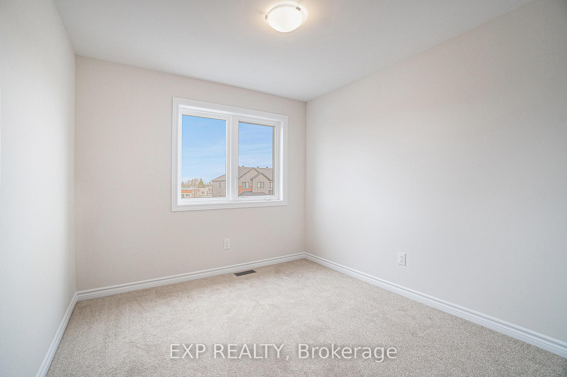 74 Richelieu Street photo 23