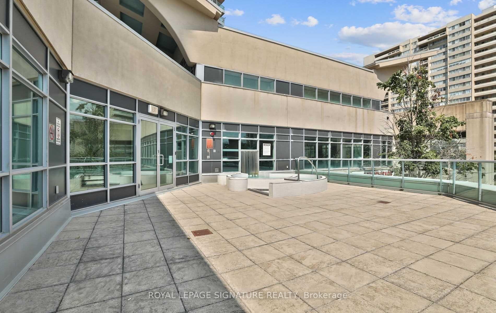 1 Elm Drive Unit 1605 photo 31