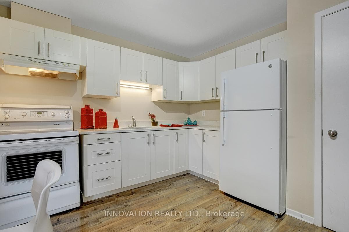 216 Equestrian Drive Unit B photo 20
