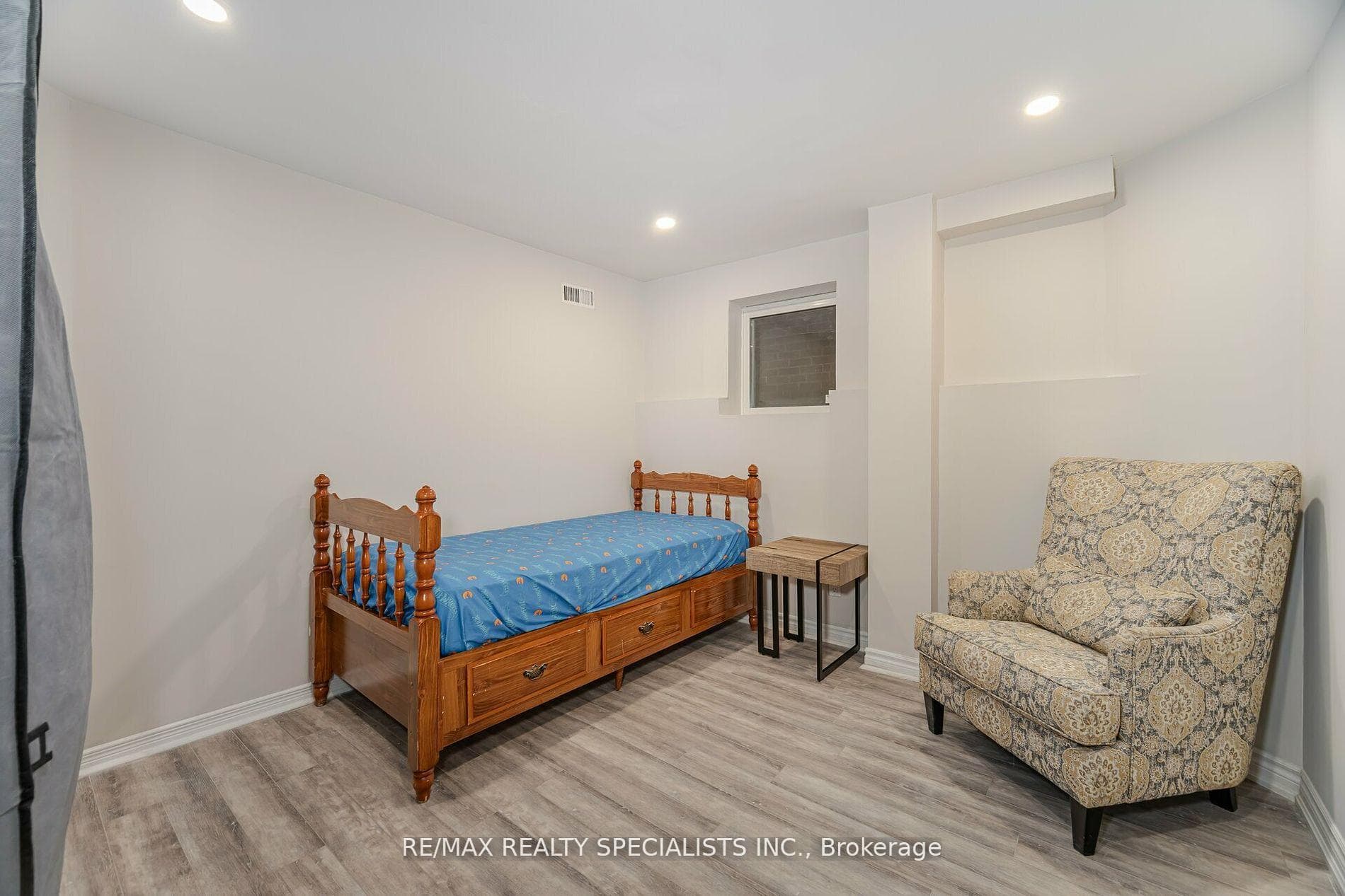 37 Harbourtown Crescent photo 31