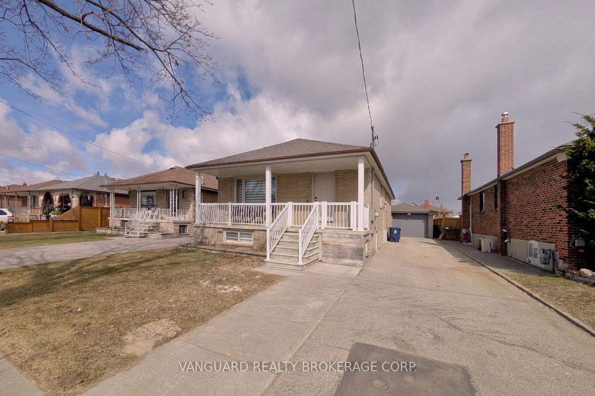 14 Bradfield Avenue Unit Main photo 4