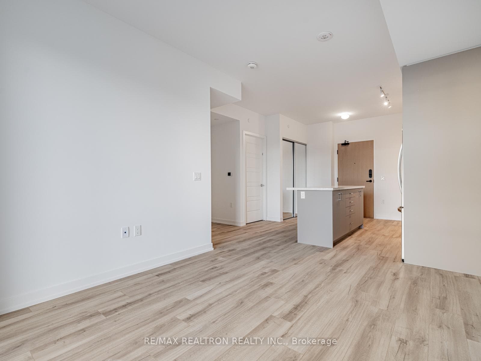 333 Sunseeker Avenue Unit 230 photo 7