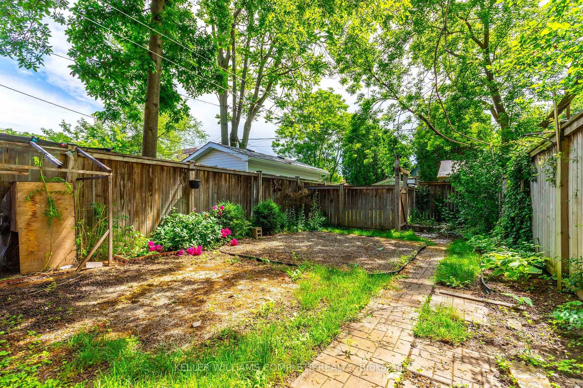 223 Burris Street photo 28