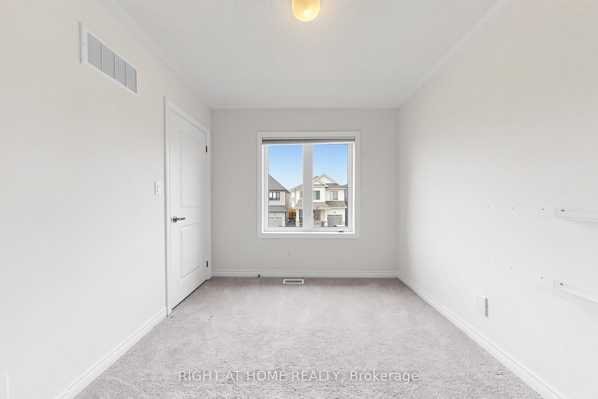 2046 Cameron Lott Crescent photo 19