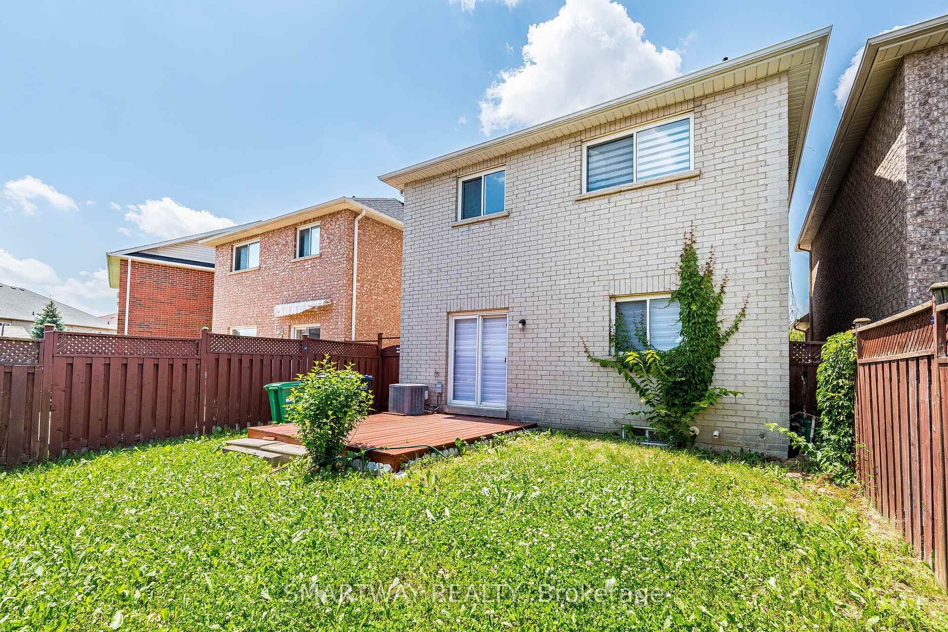 38 Lockburn Crescent photo 41