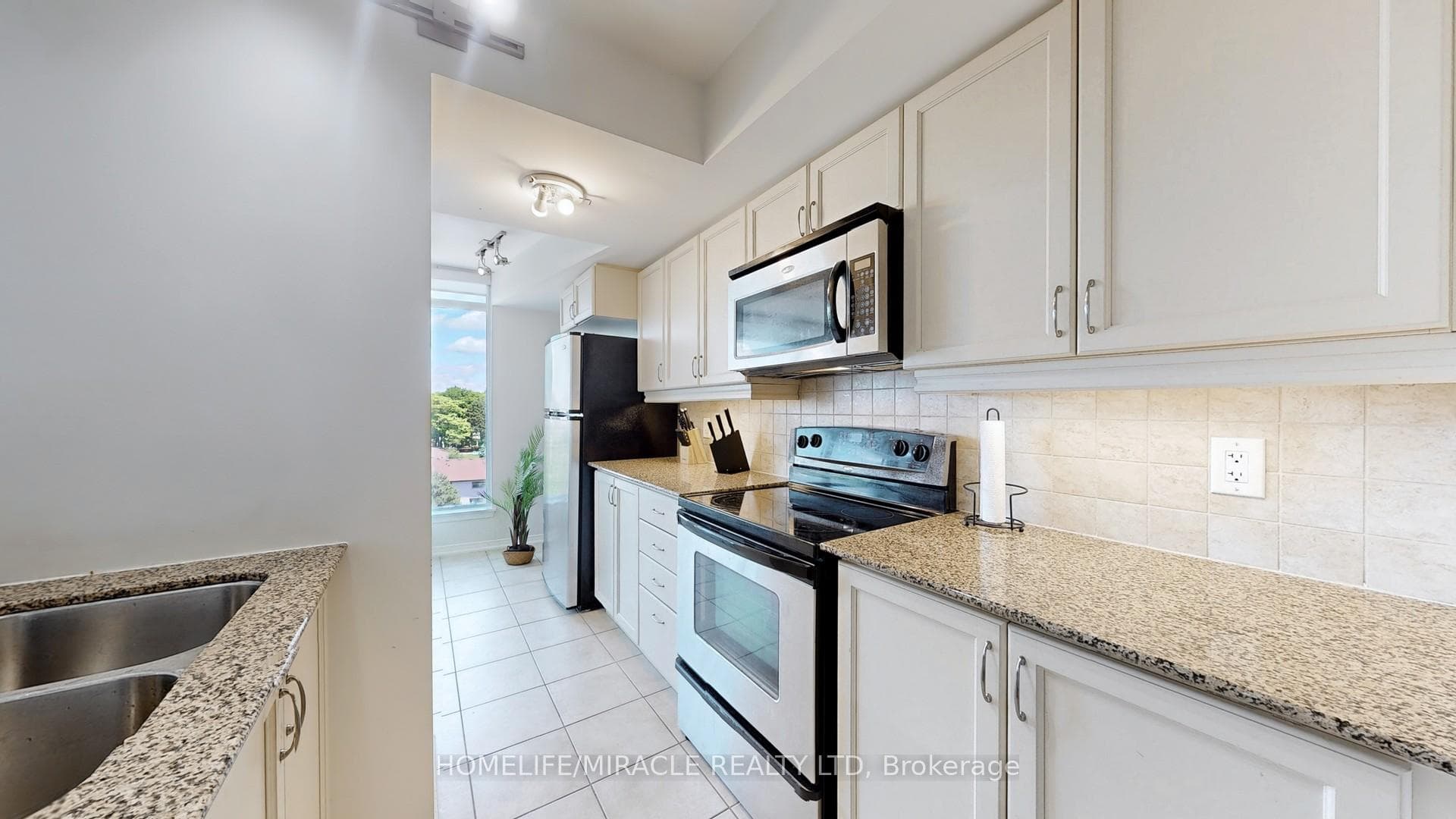 18 Valley Woods Road Unit Ph311 photo 17