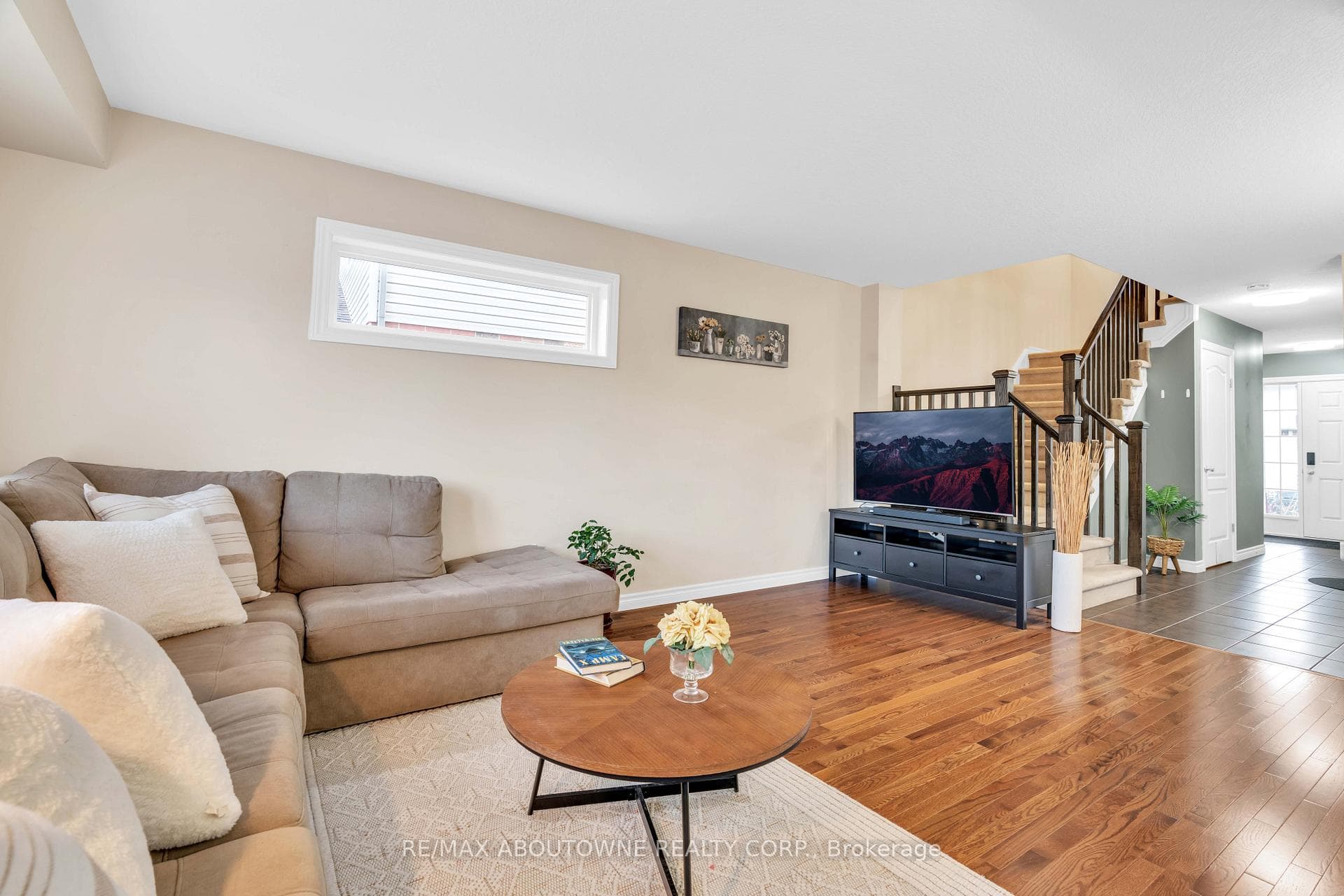 91 Curzon Crescent photo 12