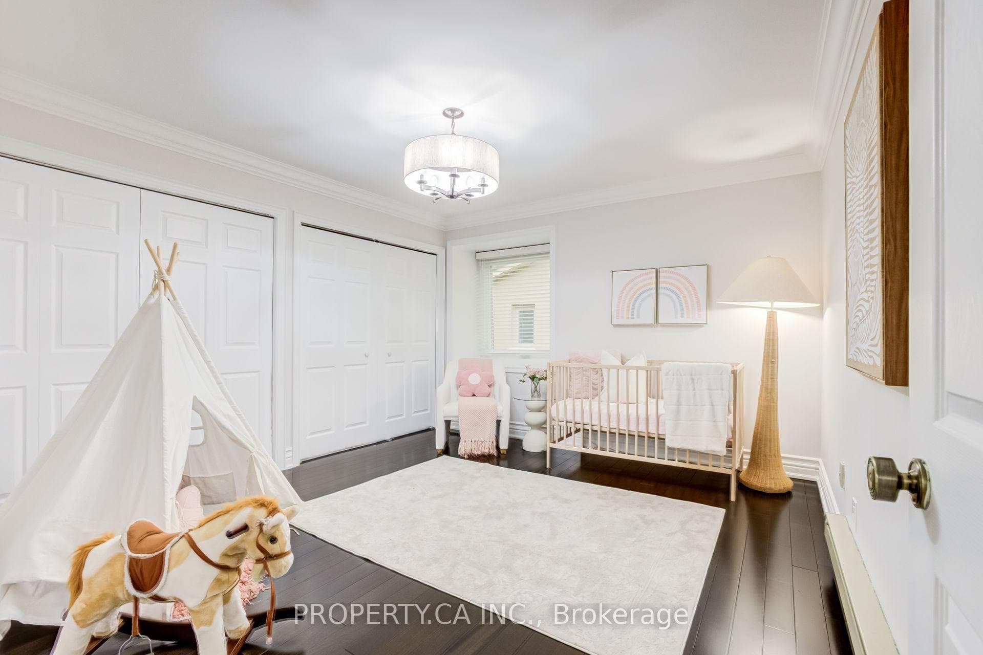 143 Cambridge Crescent photo 34