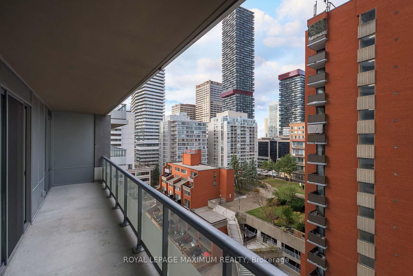 50 Dunfield Avenue Unit 1018 photo 19