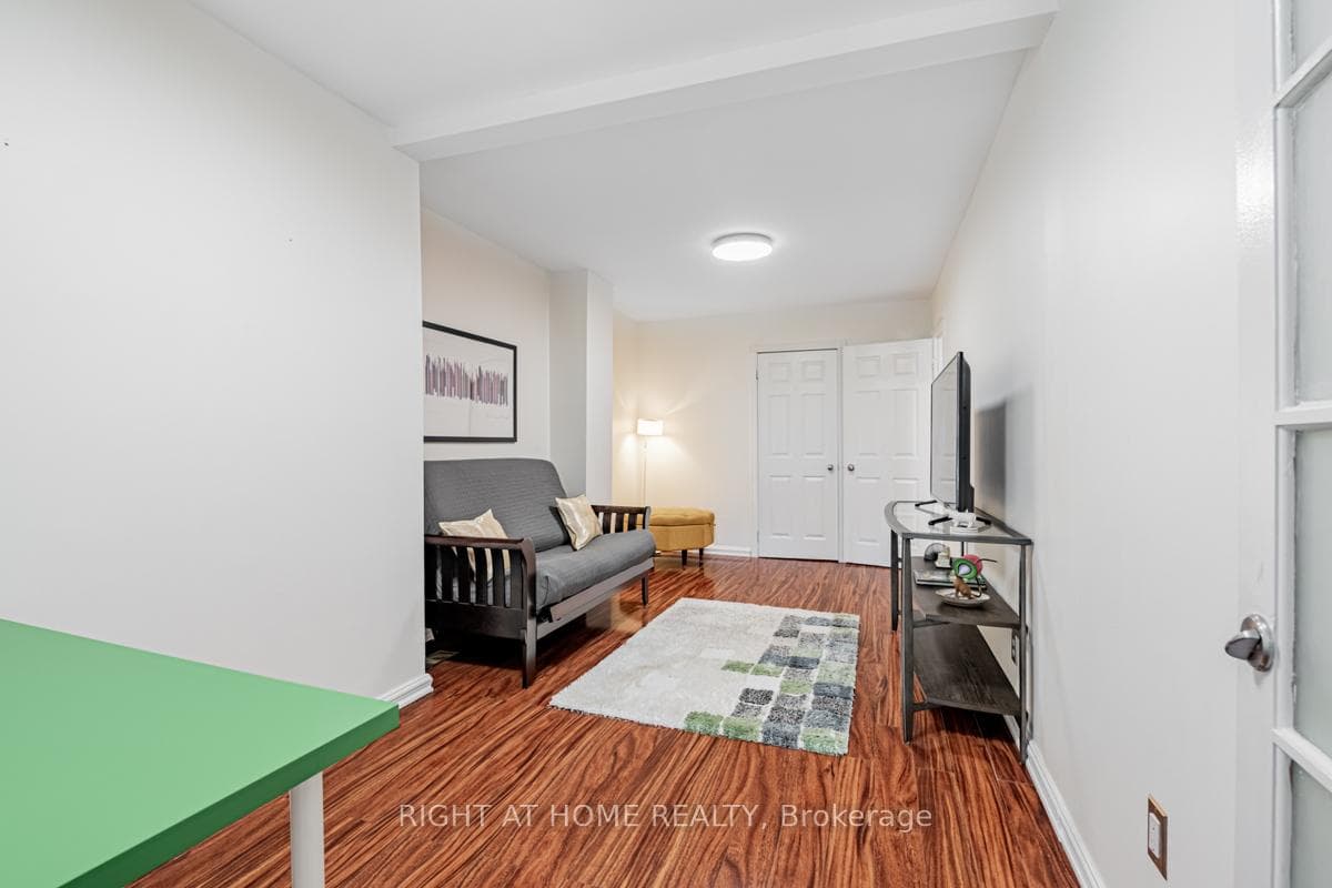136 Avon Avenue photo 22