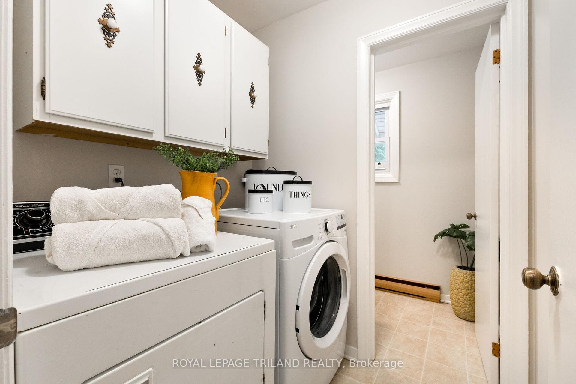 365 Byron Boulevard photo 28