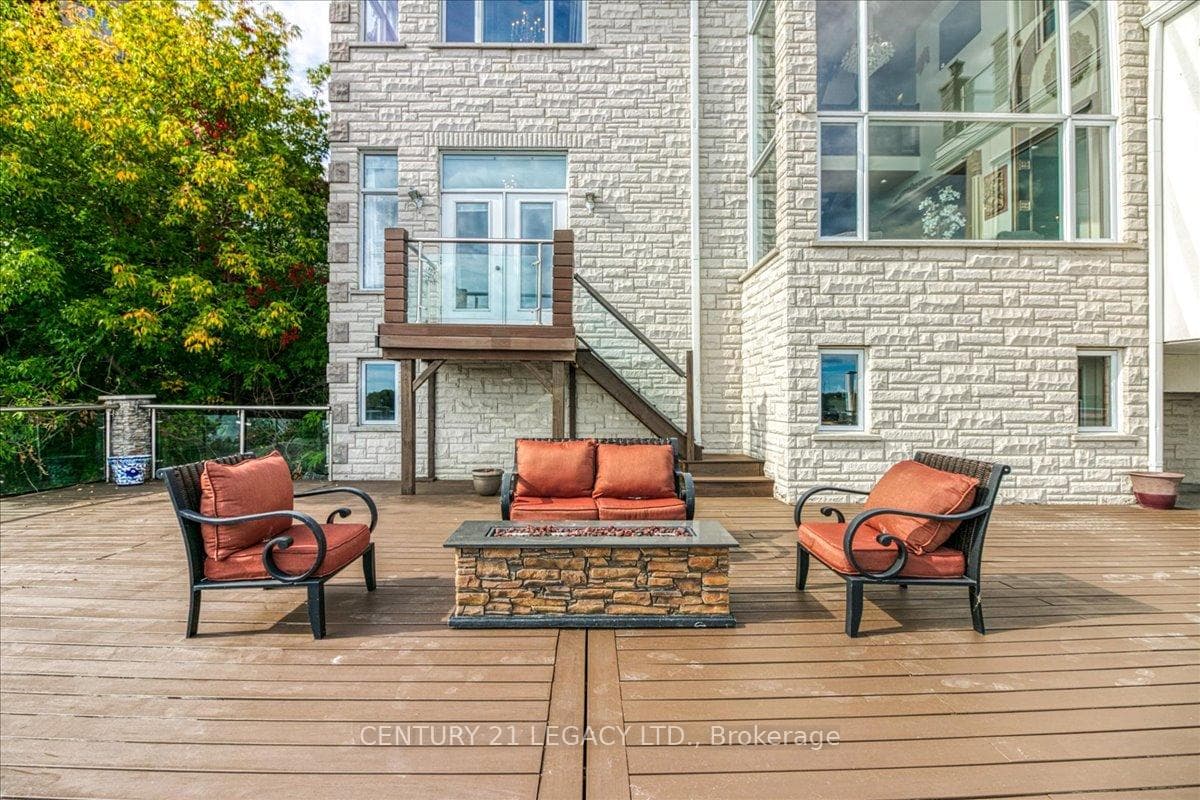 376 Maki Avenue photo 36