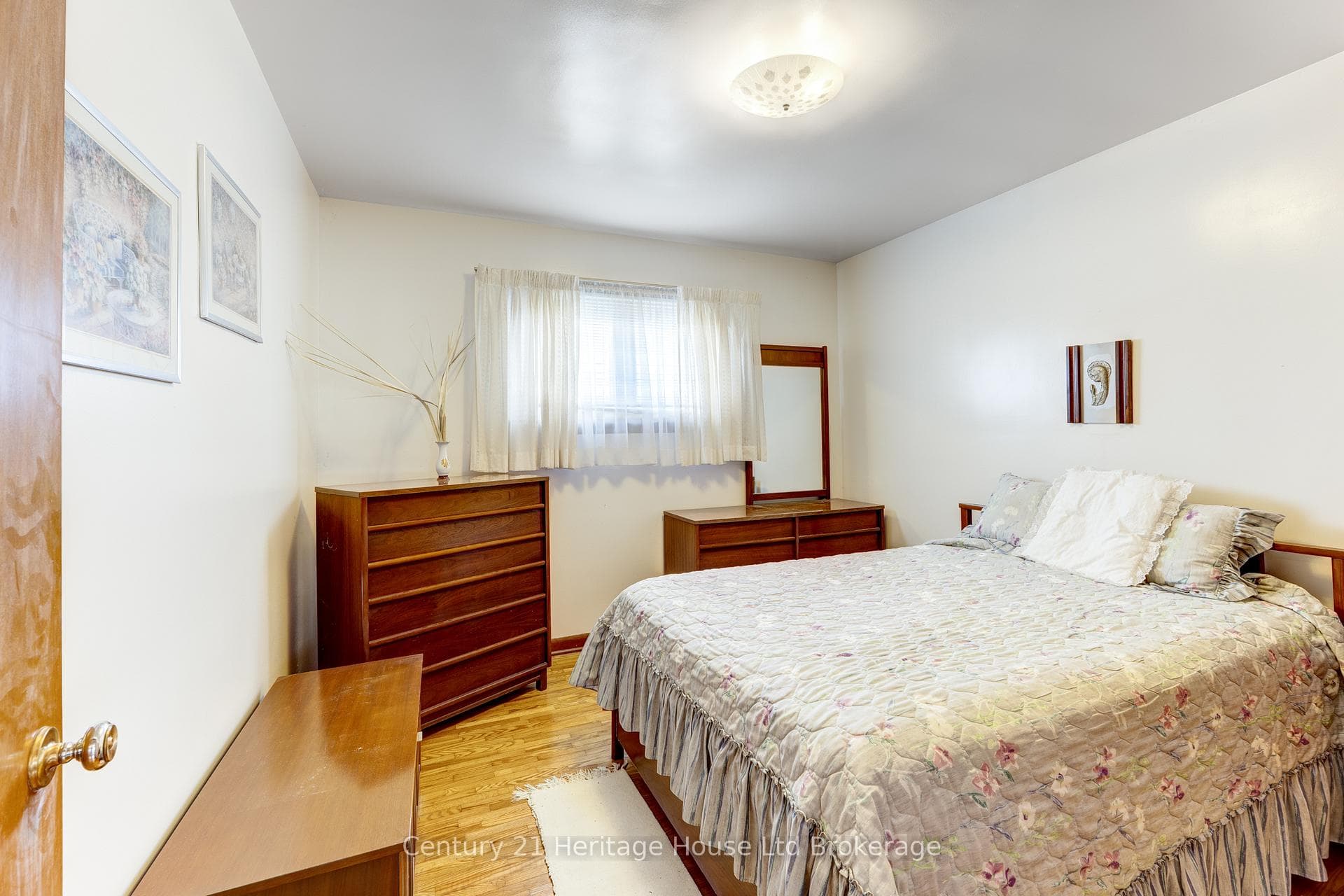 584452 BEACHVILLE Road photo 25