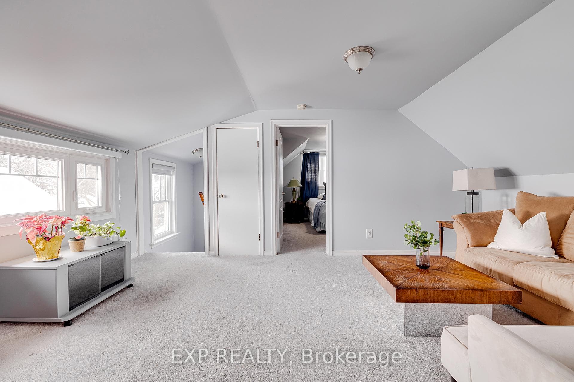 77 Borden Avenue photo 31