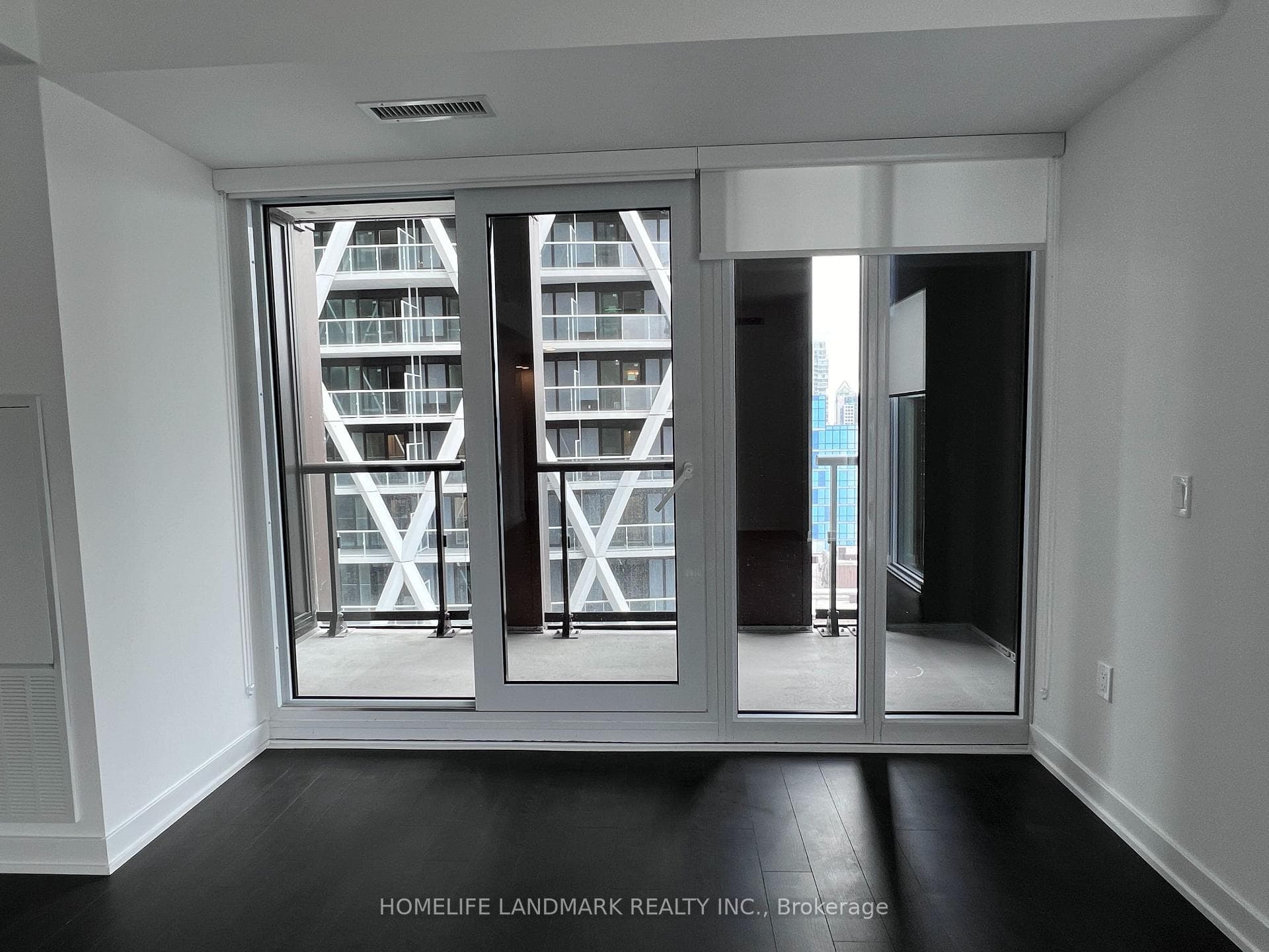 238 Simcoe Street Unit 2408 photo 8
