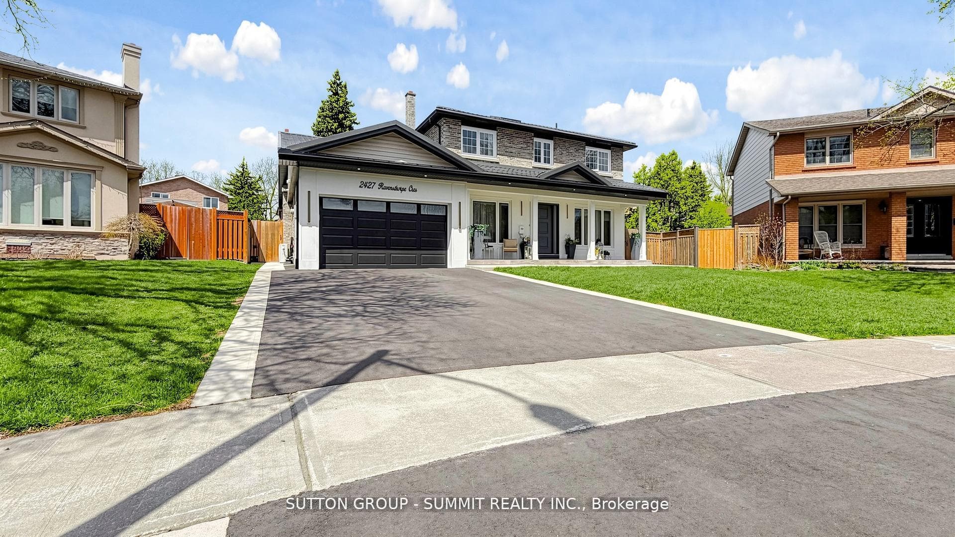 2427 Ravensthorpe Crescent photo 1