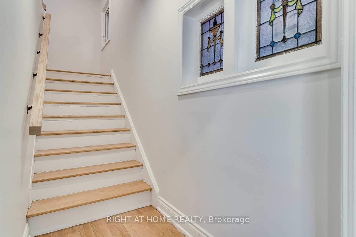 76 Glendale Avenue Unit Upper photo 5