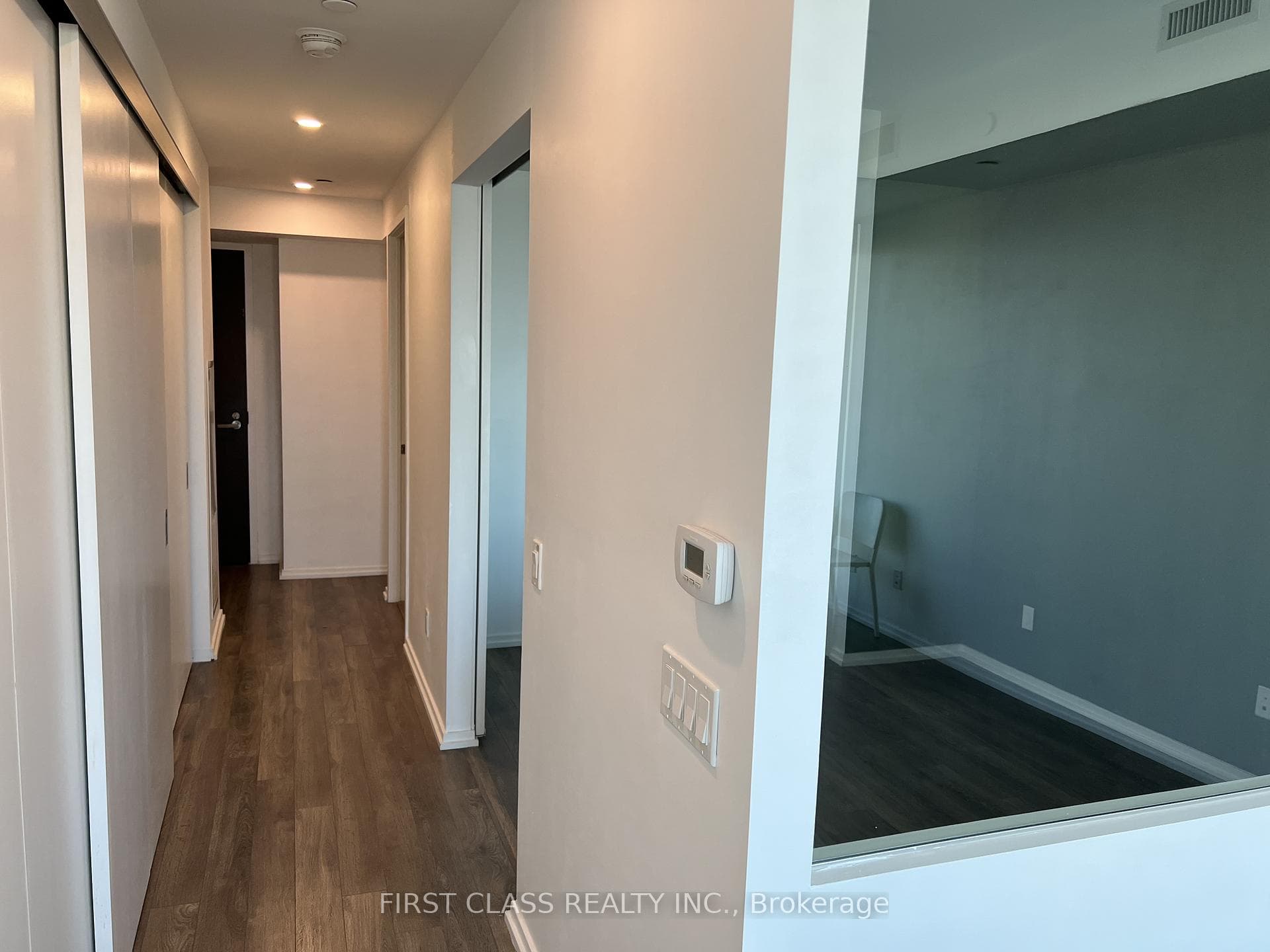 197 Yonge Street Unit 3003 photo 7