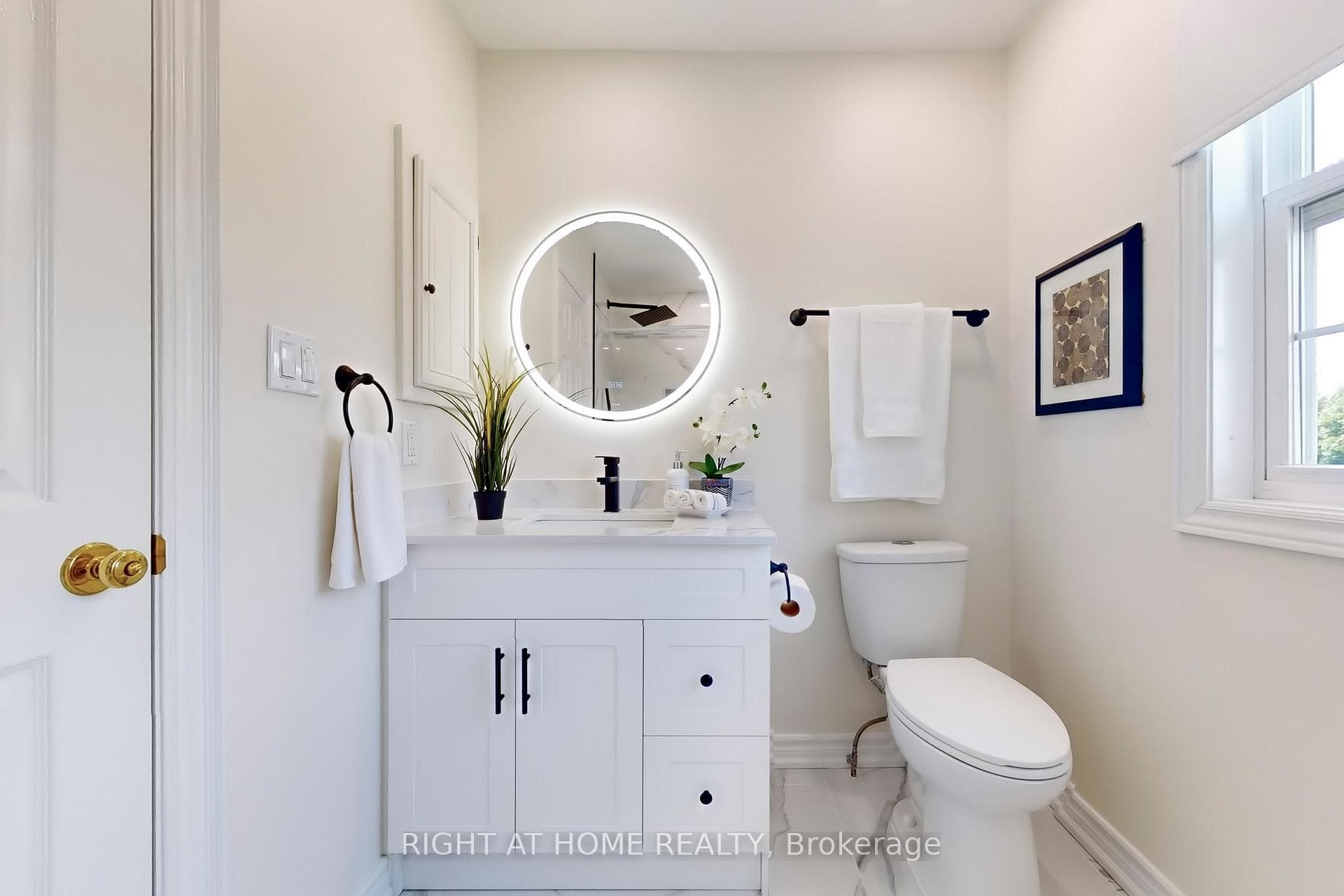 1588 Summergrove Crescent photo 26